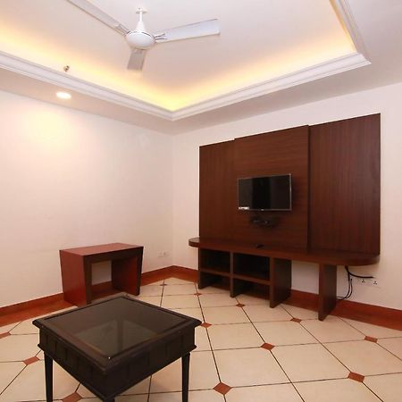 Emarald Hotel Cochin Kochi Exteriör bild