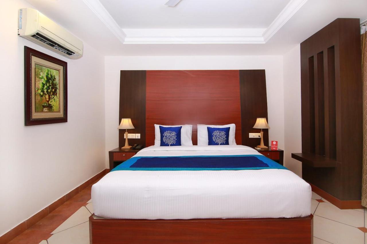 Emarald Hotel Cochin Kochi Exteriör bild