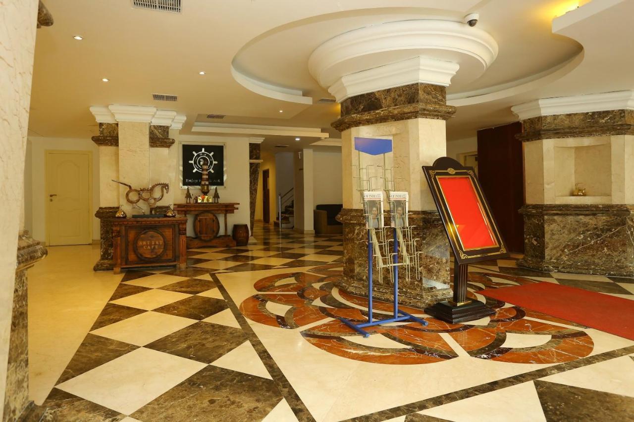Emarald Hotel Cochin Kochi Exteriör bild