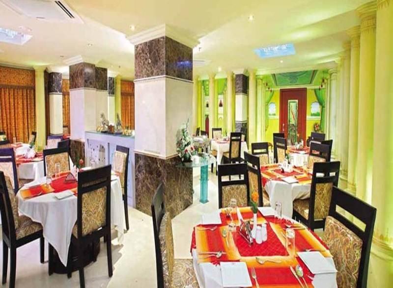 Emarald Hotel Cochin Kochi Exteriör bild