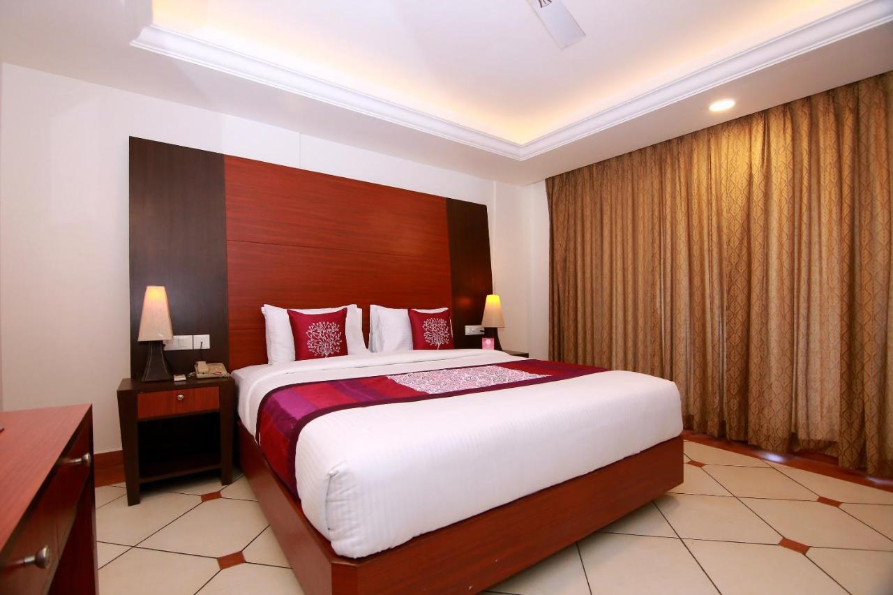 Emarald Hotel Cochin Kochi Exteriör bild