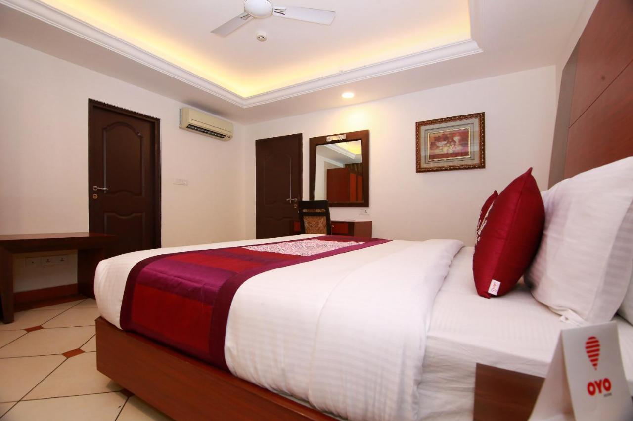 Emarald Hotel Cochin Kochi Exteriör bild
